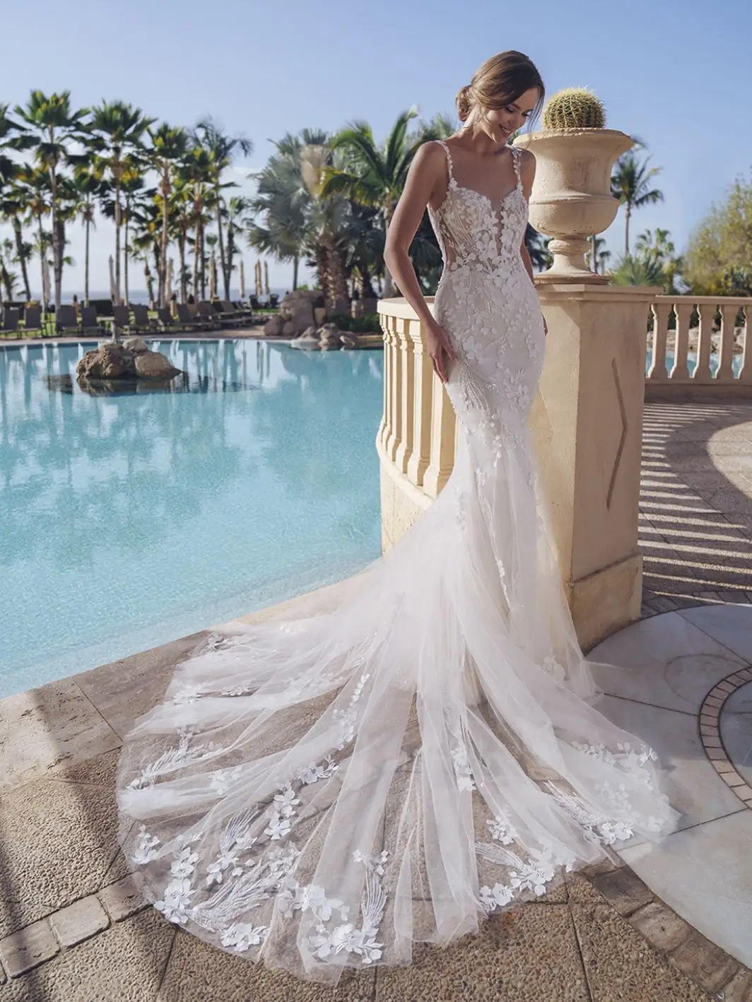 Blue by Enzoani bruidsjurk - blue-004