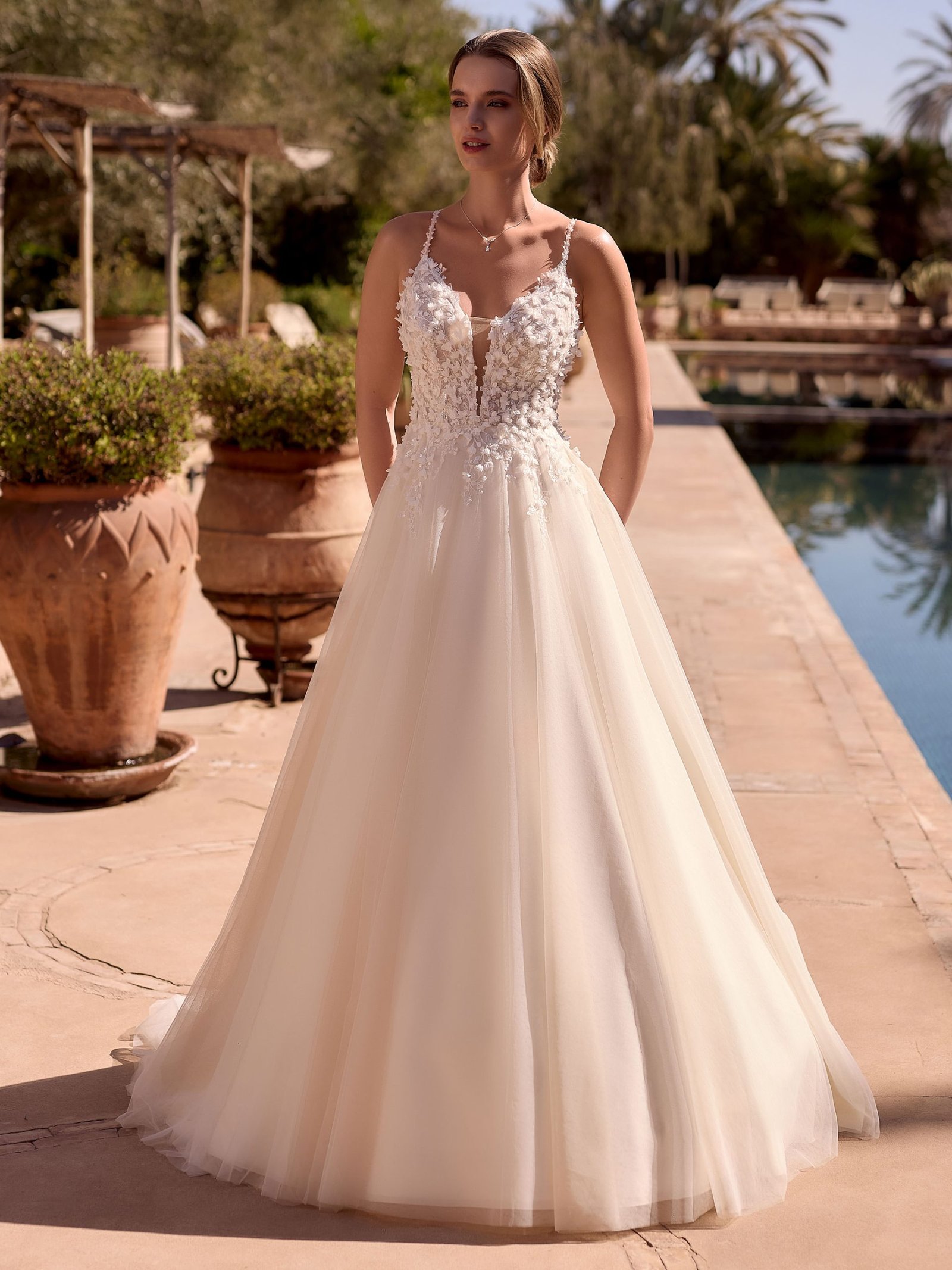 Ariana bruidsjurk - Bianco-Evento-bridal-dress-Ariana-(1)