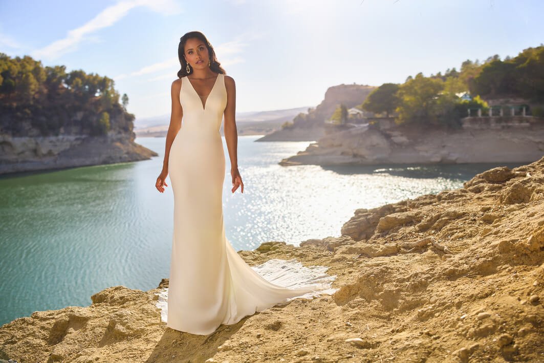 Jubilee & Pure bruidsjurk - PU 26524 front - sRGB